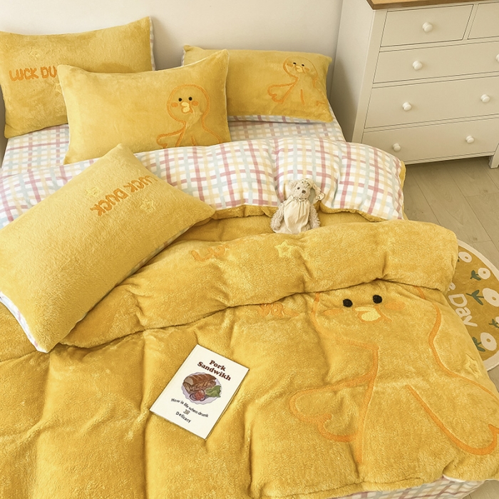 91家纺网 家纺一手货源 找家纺 澳梵2021新款韩国进口泰迪绒大版毛巾绣四件套 小黄鸭