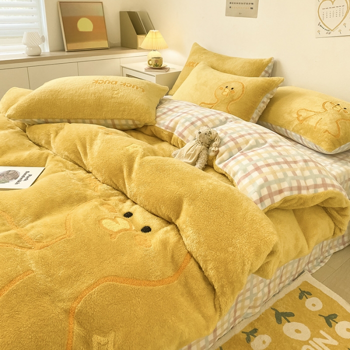 91家纺网 家纺一手货源 找家纺 澳梵2021新款韩国进口泰迪绒大版毛巾绣四件套 小黄鸭