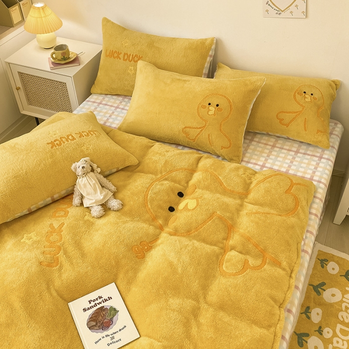 91家纺网 家纺一手货源 找家纺 澳梵2021新款韩国进口泰迪绒大版毛巾绣四件套 小黄鸭