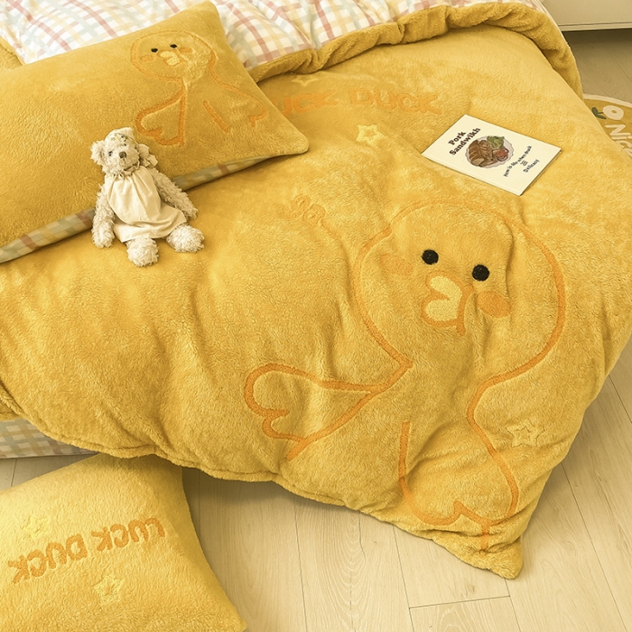 91家纺网 家纺一手货源 找家纺 澳梵2021新款韩国进口泰迪绒大版毛巾绣四件套 小黄鸭