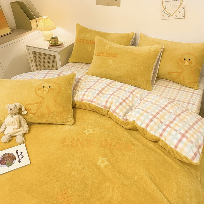 91家纺网 家纺一手货源 找家纺 澳梵2021新款韩国进口泰迪绒大版毛巾绣四件套 小黄鸭