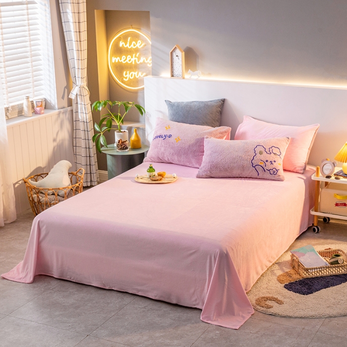 91家纺网 家纺一手货源 找家纺 澳梵2021新款韩国进口泰迪绒大版毛巾绣四件套 奶糖兔兔-紫