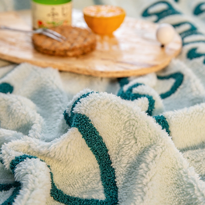 91家纺网 家纺一手货源 找家纺 澳梵2021新款韩国进口泰迪绒大版毛巾绣四件套 小恐龙-豆绿