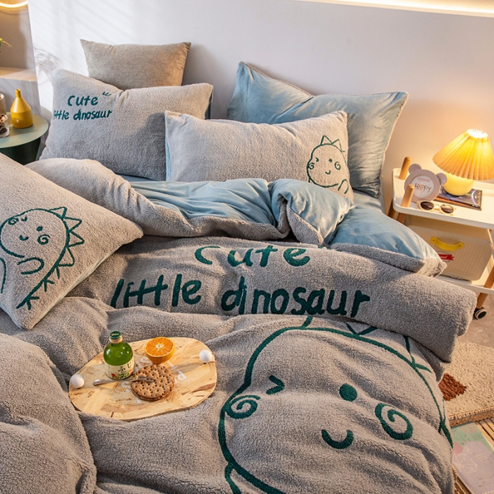 91家纺网 家纺一手货源 找家纺 澳梵2021新款韩国进口泰迪绒大版毛巾绣四件套 小恐龙-灰