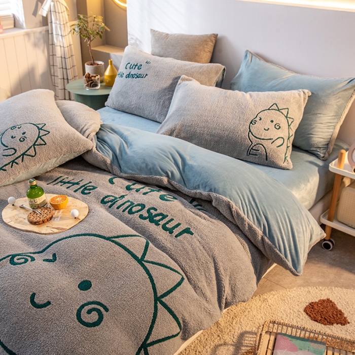 91家纺网 家纺一手货源 找家纺 澳梵2021新款韩国进口泰迪绒大版毛巾绣四件套 小恐龙-灰