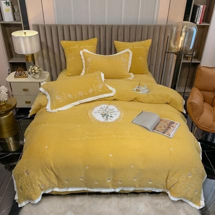 91家纺网 家纺一手货源 找家纺 星尚 新款A类进口牛奶绒加厚水晶绒绣花四件套 幸福罗曼-姜黄