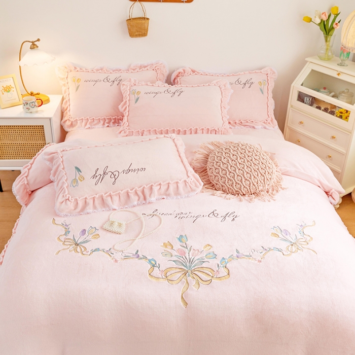 91家纺网 家纺一手货源 找家纺 （总）亲亲公主 2025新款高端牛奶绒刺绣四件套-花韵系列