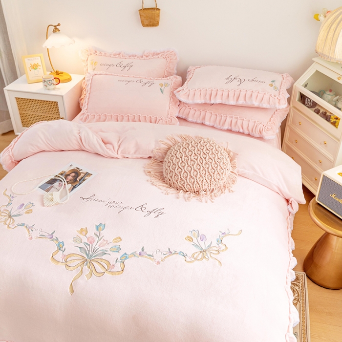 91家纺网 家纺一手货源 找家纺 （总）亲亲公主 2025新款高端牛奶绒刺绣四件套-花韵系列