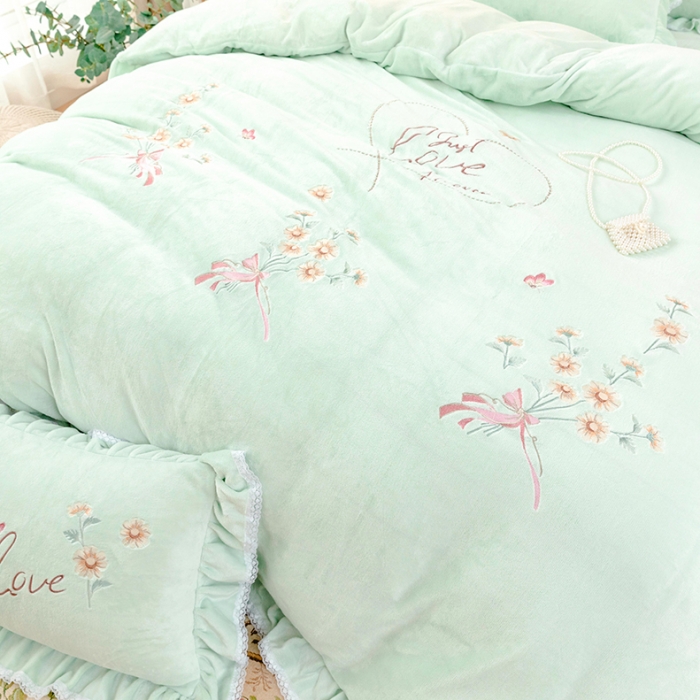 91家纺网 家纺一手货源 找家纺 （总）亲亲公主2025秋冬保暖新款牛奶绒保暖四件套绣花四件套