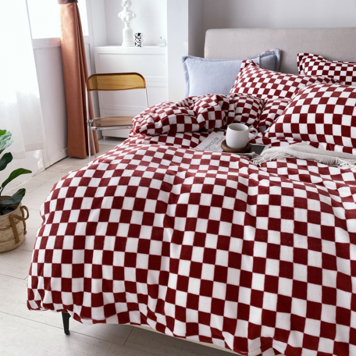 91家纺网 家纺一手货源 找家纺 总棉生活2021新款220g牛奶绒ins风绝绝子棋盘格四件套