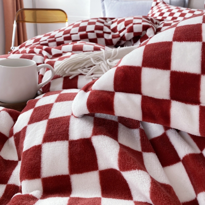 91家纺网 家纺一手货源 找家纺 总棉生活2021新款220g牛奶绒ins风绝绝子棋盘格四件套