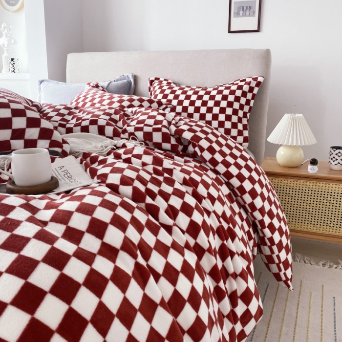 91家纺网 家纺一手货源 找家纺 棉生活 2021新款220g牛奶绒ins风绝绝子棋盘格四件套 复古红白格