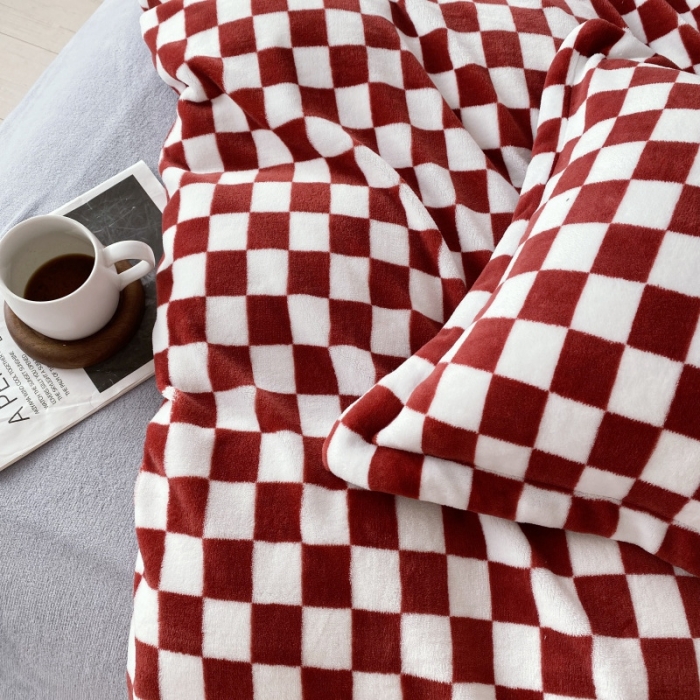 91家纺网 家纺一手货源 找家纺 棉生活 2021新款220g牛奶绒ins风绝绝子棋盘格四件套 复古红白格