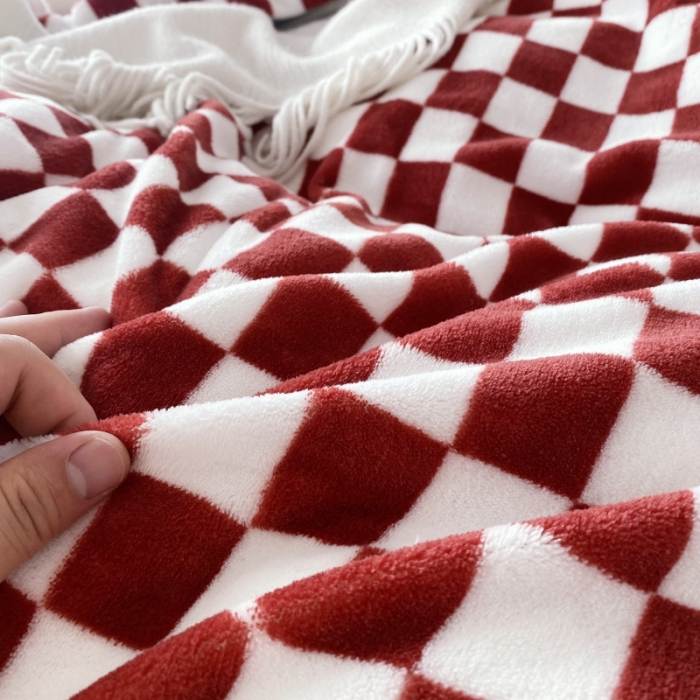 91家纺网 家纺一手货源 找家纺 棉生活 2021新款220g牛奶绒ins风绝绝子棋盘格四件套 复古红白格