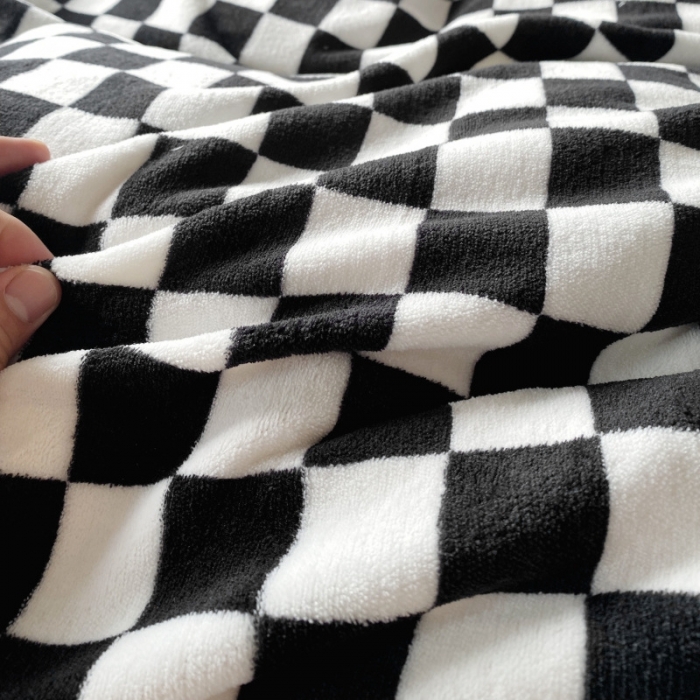 91家纺网 家纺一手货源 找家纺 棉生活 2021新款220g牛奶绒ins风绝绝子棋盘格四件套 黑糖白格