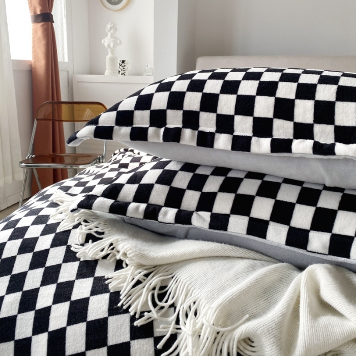 91家纺网 家纺一手货源 找家纺 棉生活 2021新款220g牛奶绒ins风绝绝子棋盘格四件套 黑糖白格