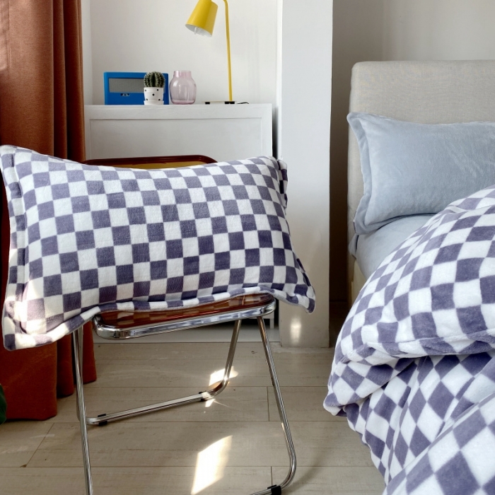 91家纺网 家纺一手货源 找家纺 棉生活 2021新款220g牛奶绒ins风绝绝子棋盘格四件套 摩卡白格