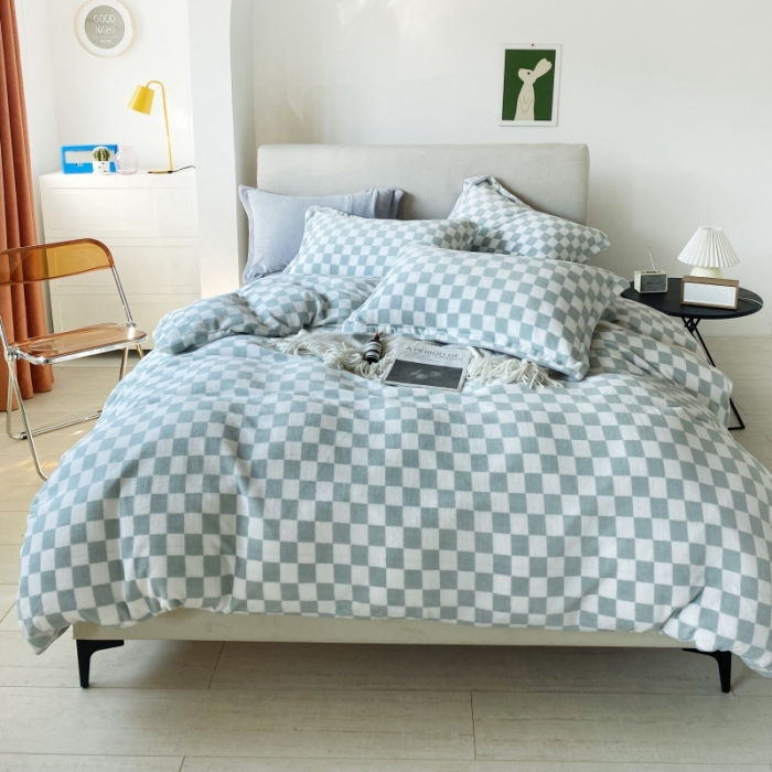 91家纺网 家纺一手货源 找家纺 棉生活 2021新款220g牛奶绒ins风绝绝子棋盘格四件套 抹茶白格