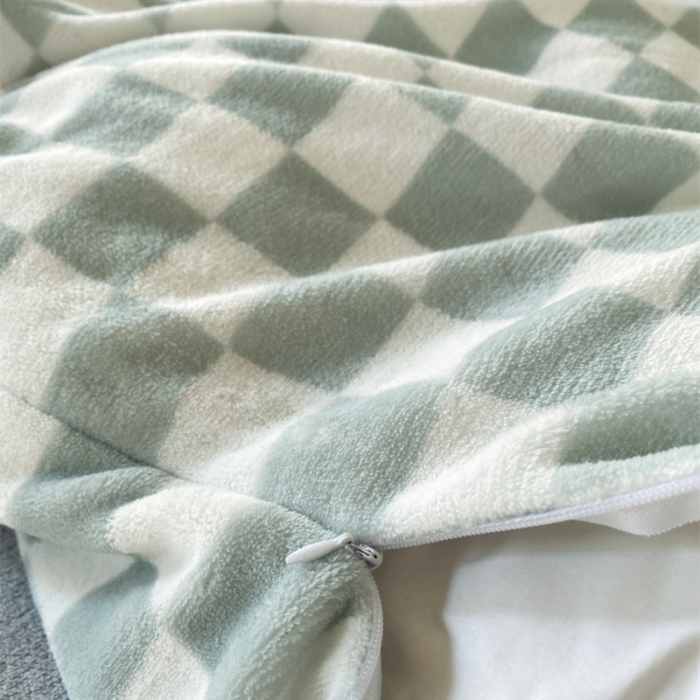 91家纺网 家纺一手货源 找家纺 棉生活 2021新款220g牛奶绒ins风绝绝子棋盘格四件套 抹茶白格