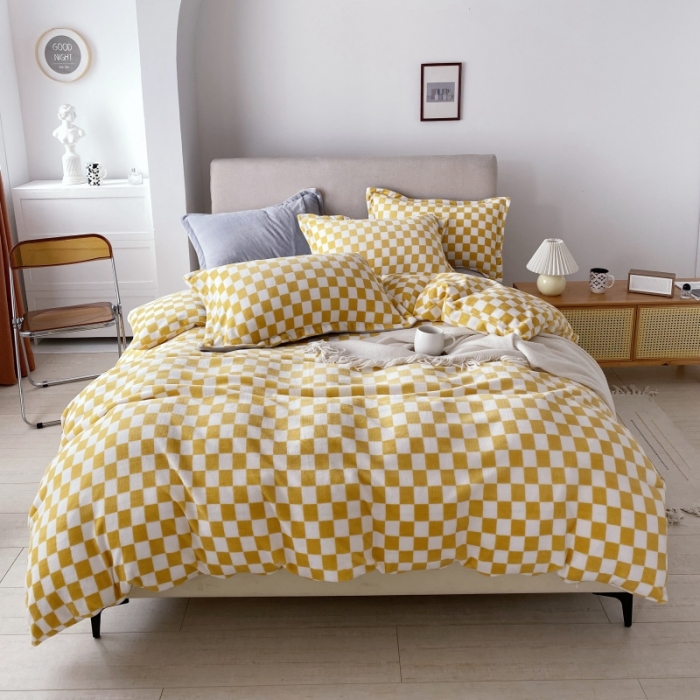 91家纺网 家纺一手货源 找家纺 棉生活 2021新款220g牛奶绒ins风绝绝子棋盘格四件套 太妃糖白格