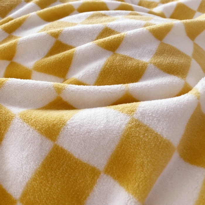 91家纺网 家纺一手货源 找家纺 棉生活 2021新款220g牛奶绒ins风绝绝子棋盘格四件套 太妃糖白格