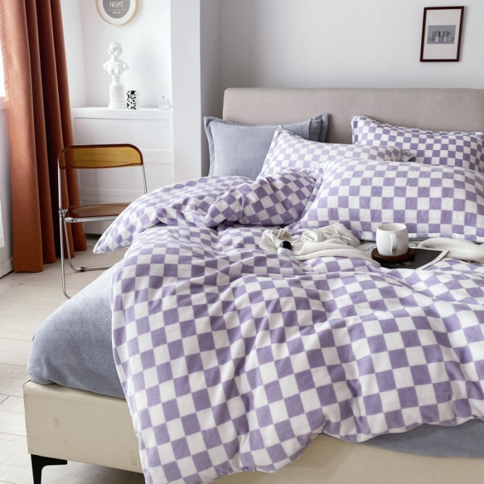 91家纺网 家纺一手货源 找家纺 棉生活 2021新款220g牛奶绒ins风绝绝子棋盘格四件套 烟紫白格
