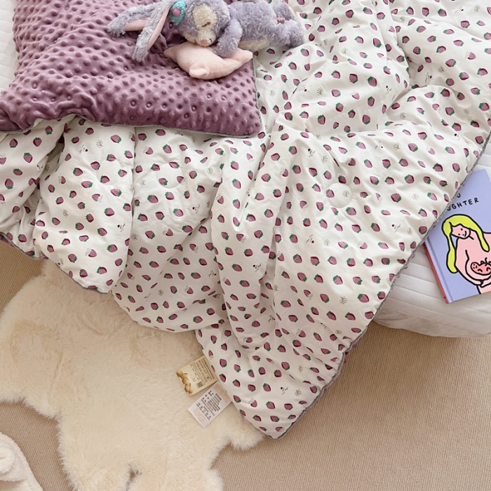 91家纺网 家纺一手货源 找家纺 星期八 2021新韩国超ins进口安抚豆豆冬被子春秋被紫草莓