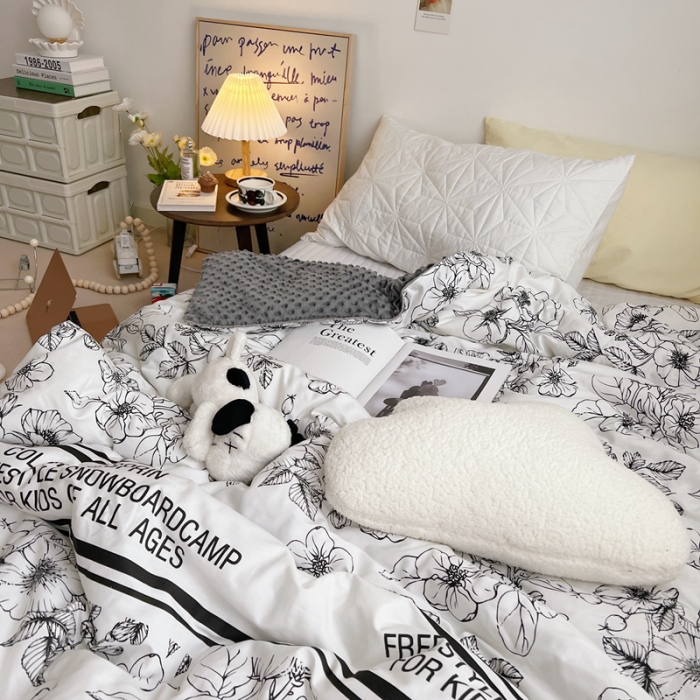 91家纺网 家纺一手货源 找家纺 星期八 2021韩国超ins进口安抚豆豆冬被子春秋被黑茶横条