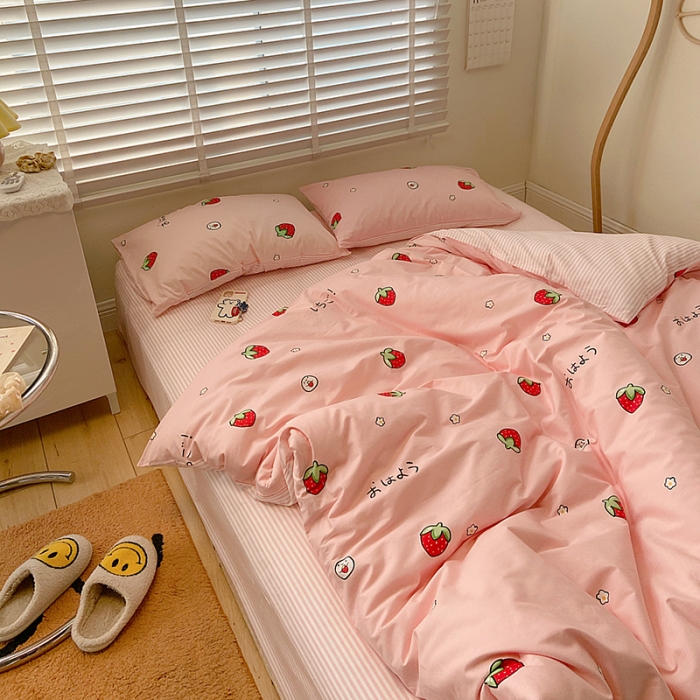 91家纺网 家纺一手货源 找家纺 雅居纺家纺 2022新款13070全棉四件套 甜心草莓