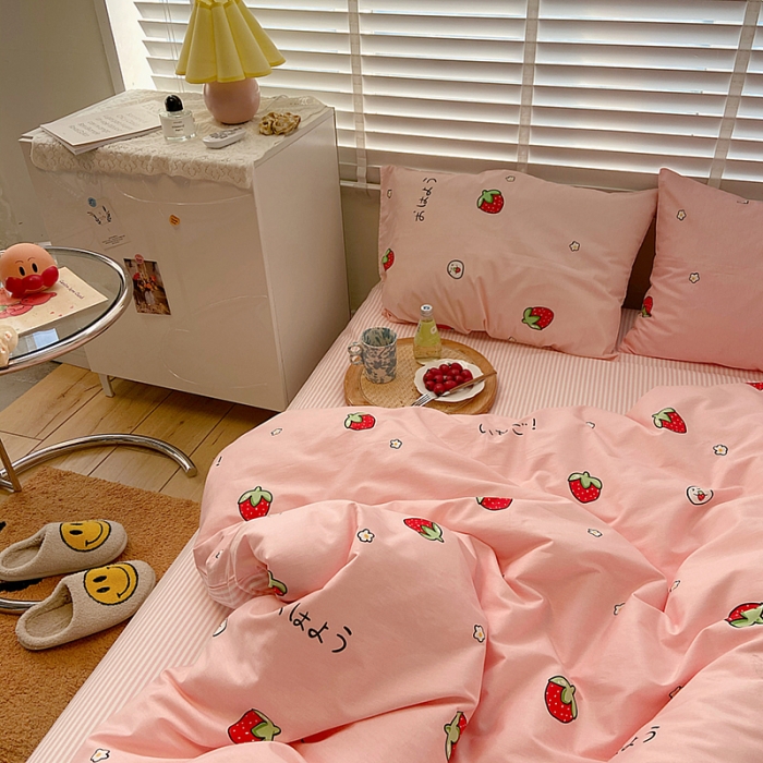 91家纺网 家纺一手货源 找家纺 雅居纺家纺 2022新款13070全棉四件套 甜心草莓