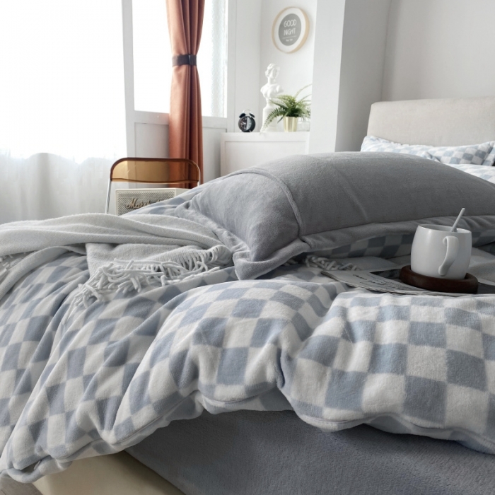 91家纺网 家纺一手货源 找家纺 棉生活2021新款220g牛奶绒ins风绝绝子 兰花茶白格