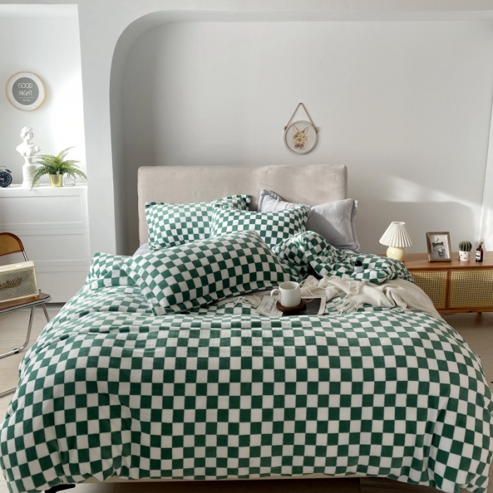 91家纺网 家纺一手货源 找家纺 棉生活2021新款220g牛奶绒ins风绝绝子 牛油果绿白格