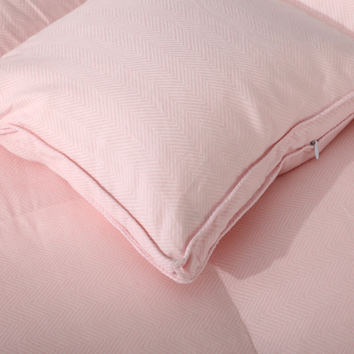 91家纺网 家纺一手货源 找家纺 总锦瑞羽绒 2024新款千鸟格80支羊绒棉鹅绒被冬被被子被芯