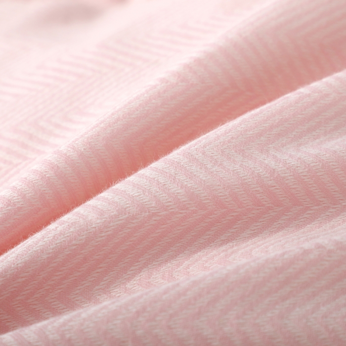 91家纺网 家纺一手货源 找家纺 总锦瑞羽绒 2024新款千鸟格80支羊绒棉鹅绒被冬被被子被芯