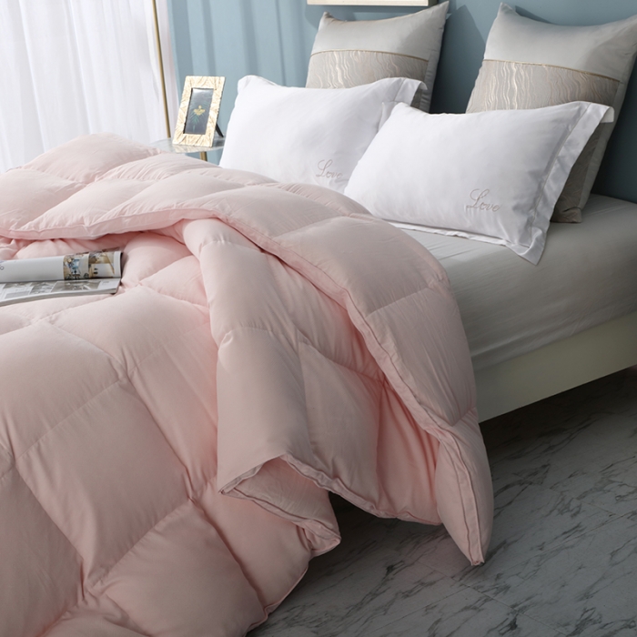 91家纺网 家纺一手货源 找家纺 锦瑞羽绒 2024新款千鸟格80支羊绒棉鹅绒被冬被被子被芯 粉红千鸟格