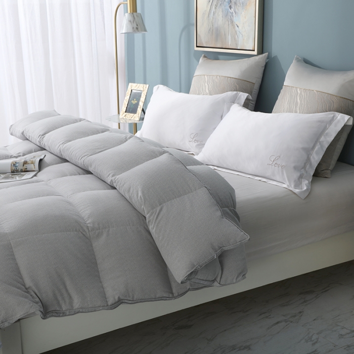 91家纺网 家纺一手货源 找家纺 锦瑞羽绒 2024新款千鸟格80支羊绒棉鹅绒被冬被被子被芯 蓝灰千鸟格