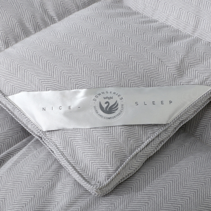 91家纺网 家纺一手货源 找家纺 锦瑞羽绒 2024新款千鸟格80支羊绒棉鹅绒被冬被被子被芯 蓝灰千鸟格