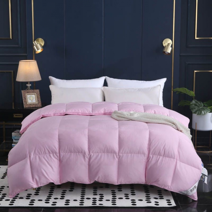 91家纺网 家纺一手货源 找家纺 锦瑞羽绒 2024新款丽莎鹅绒被80支全棉贡缎提花 粉色