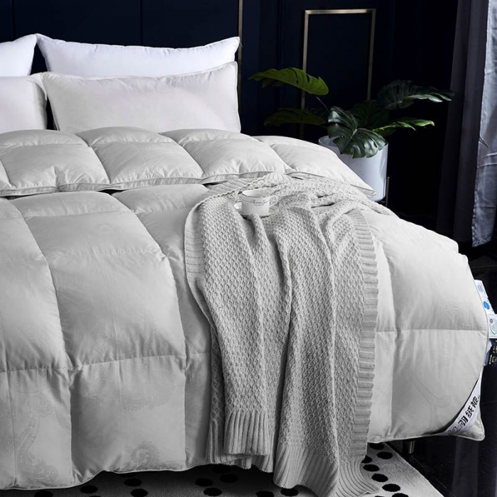 91家纺网 家纺一手货源 找家纺 锦瑞羽绒 2024新款丽莎鹅绒被80支全棉贡缎提花 灰色