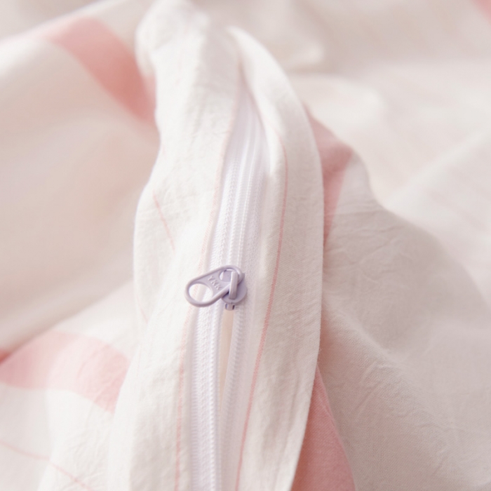 91家纺网 家纺一手货源 找家纺 柠萌家居 2021新款全棉色织水洗棉床品四件套 粉白细条