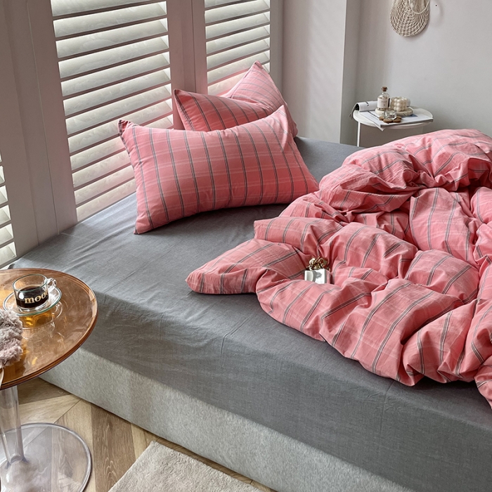 91家纺网 家纺一手货源 找家纺 柠萌家居 2021新款全棉色织水洗棉床品四件套 粉灰格