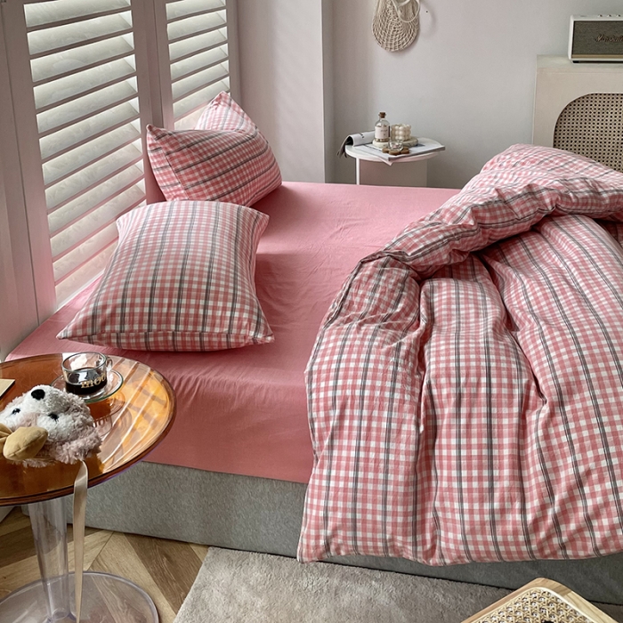 91家纺网 家纺一手货源 找家纺 柠萌家居 2021新款全棉色织水洗棉床品四件套 粉灰小格