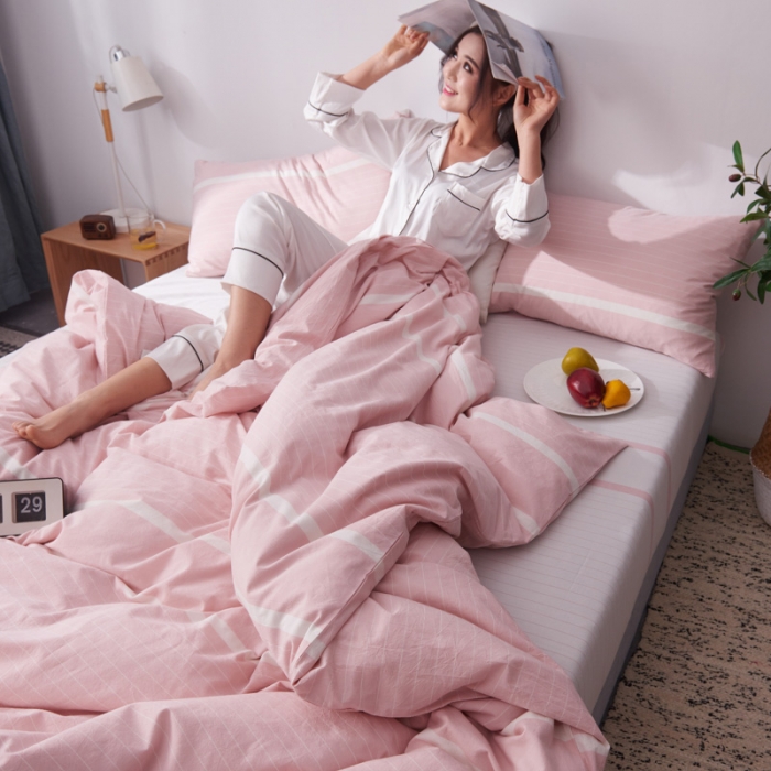 91家纺网 家纺一手货源 找家纺 柠萌家居 2021新款全棉色织水洗棉床品四件套 宽双线-粉白条