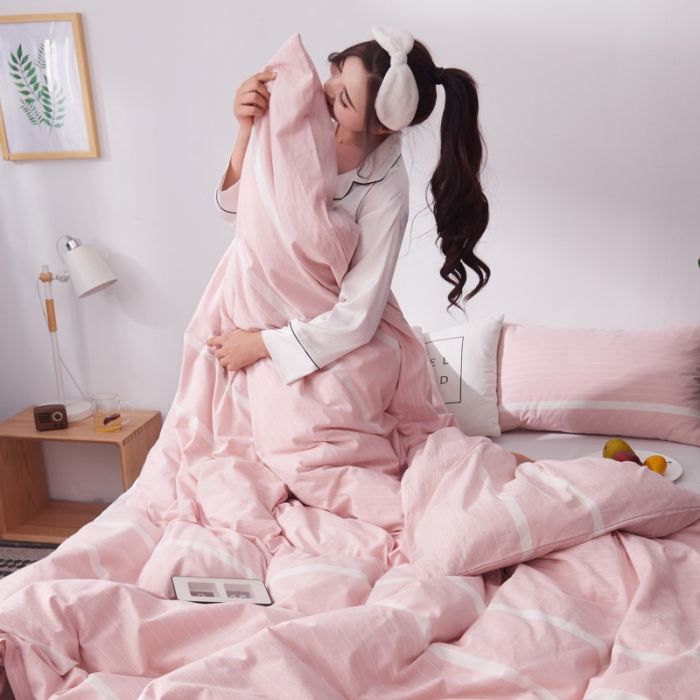 91家纺网 家纺一手货源 找家纺 柠萌家居 2021新款全棉色织水洗棉床品四件套 宽双线-粉白条