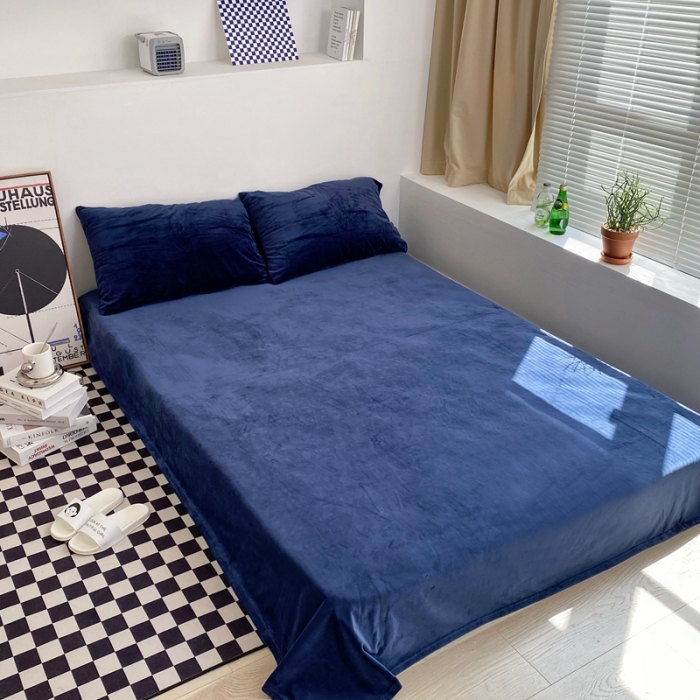 91家纺网 家纺一手货源 找家纺 梦享生活家居 2021新款天鹅绒单品床单 宝蓝