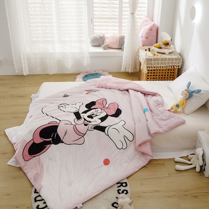 91家纺网 家纺一手货源 找家纺 小芽家居 迪士尼牛奶丝抗菌防螨被 米妮粉