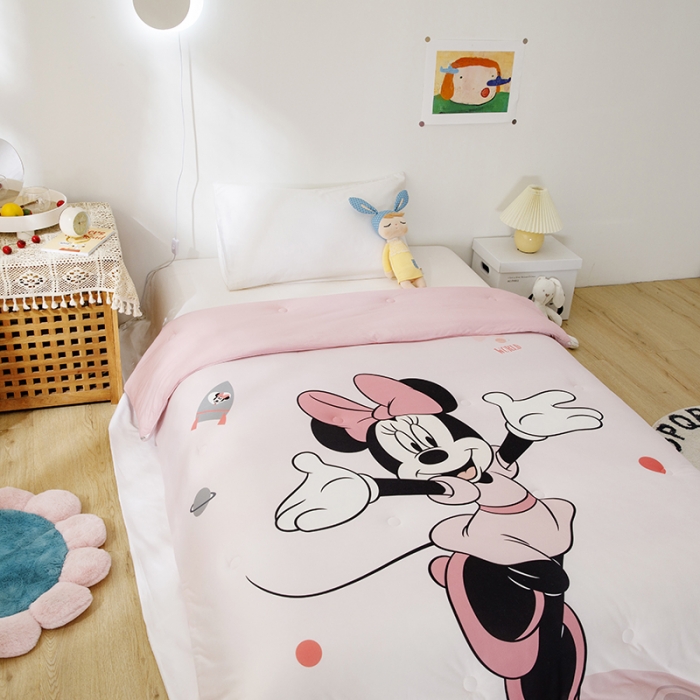 91家纺网 家纺一手货源 找家纺 小芽家居 迪士尼牛奶丝抗菌防螨被 米妮粉