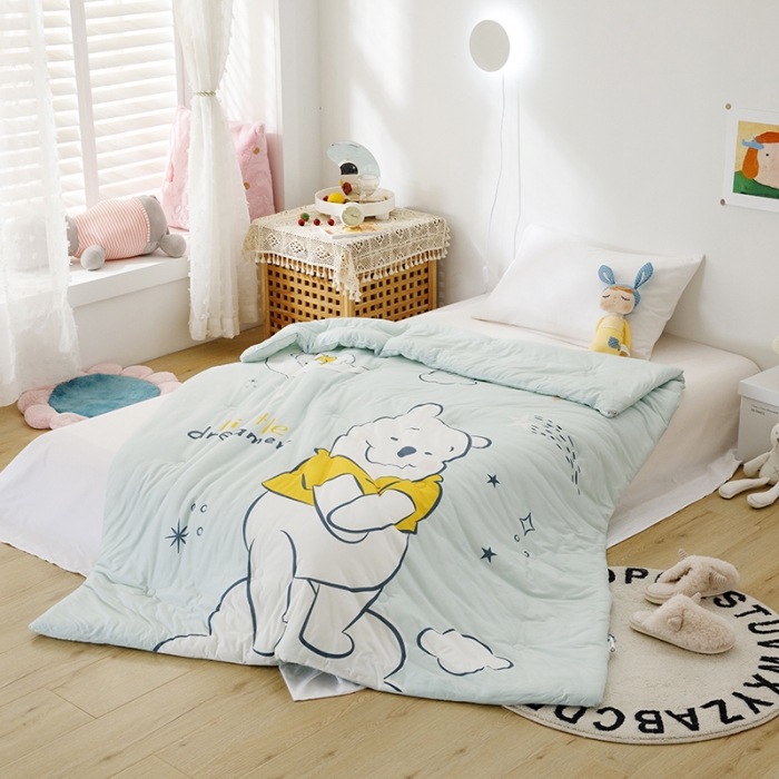 91家纺网 家纺一手货源 找家纺 小芽家居 迪士尼牛奶丝抗菌防螨被 星空维尼