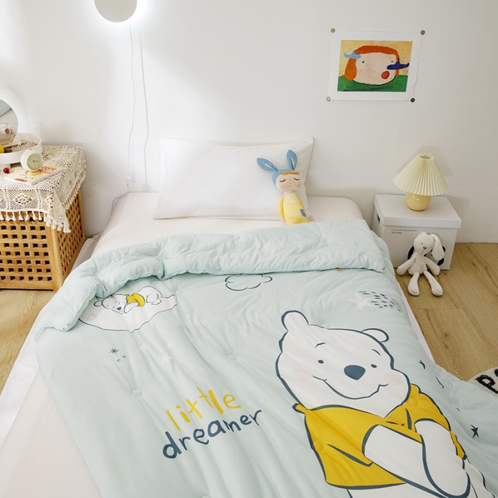 91家纺网 家纺一手货源 找家纺 小芽家居 迪士尼牛奶丝抗菌防螨被 星空维尼