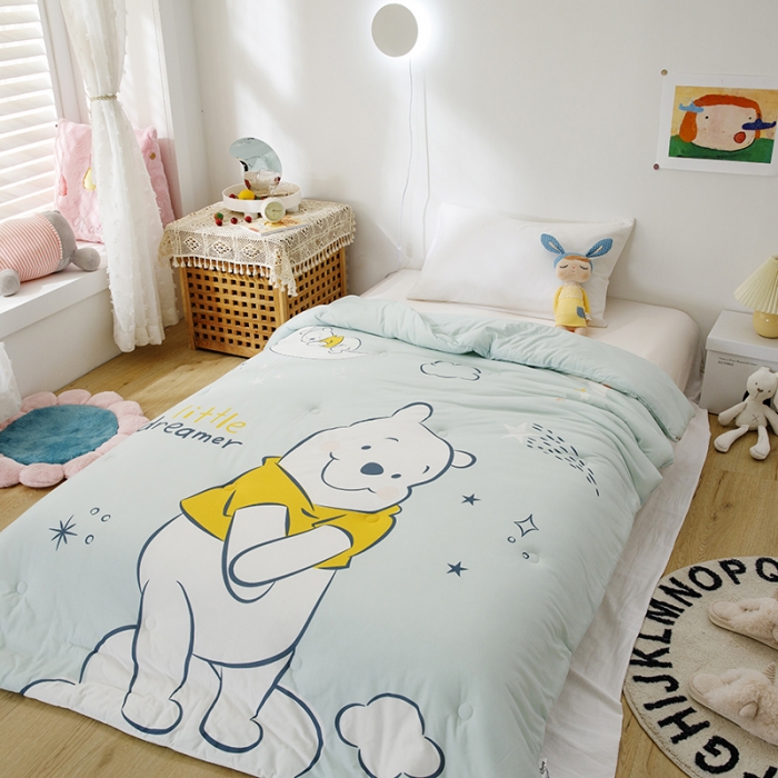 91家纺网 家纺一手货源 找家纺 小芽家居 迪士尼牛奶丝抗菌防螨被 星空维尼